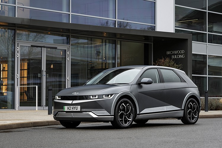 170 Beygirlik Versiyonuyla Sahnede