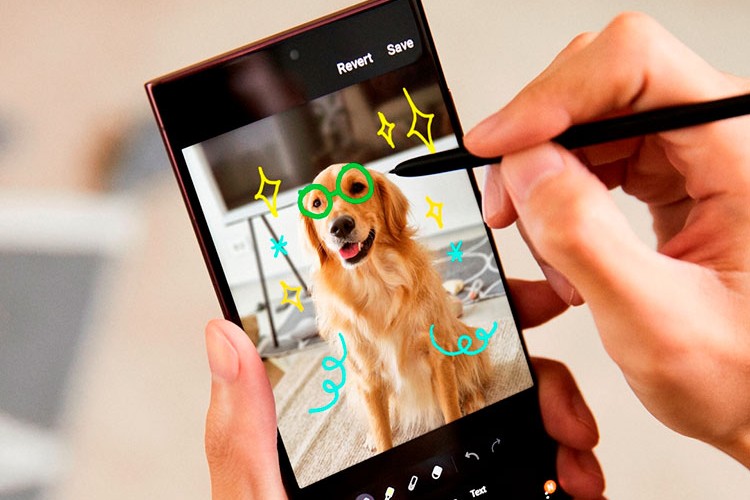 Galaxy S22, 3 kat fazla talep gördü