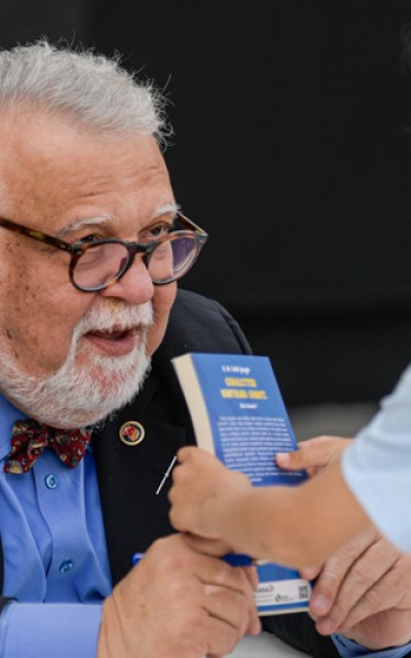 Kitapseverler İZKİTAP Fest'i çok sevdi