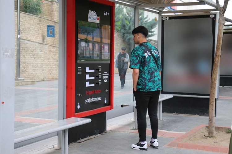 Batman Belediyesi'nden engelli vatandaşlara teknolojik destek