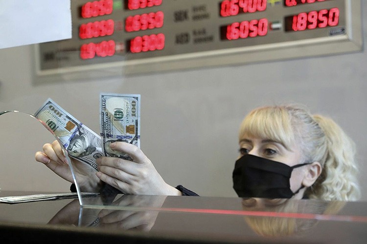 Dolar/TL 9,80 seviyelerinden işlem görüyor