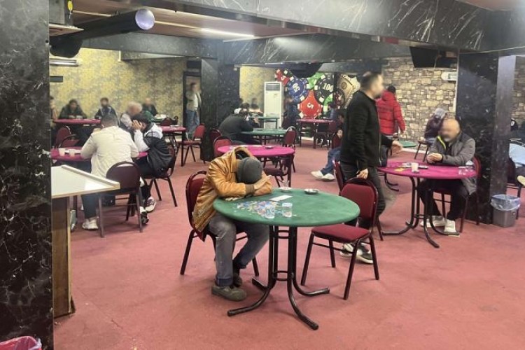 İzmir'de kumar oynayanlara 809 bin TL ceza