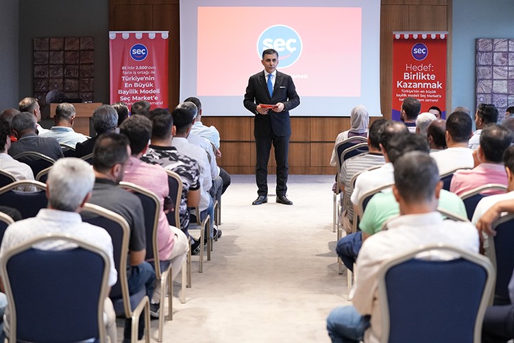 Diyarbakır'da esnafla buluştu