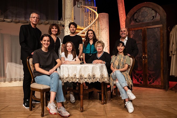 Nedim Saban'dan Cumhuriyet sanatçılarına armağan