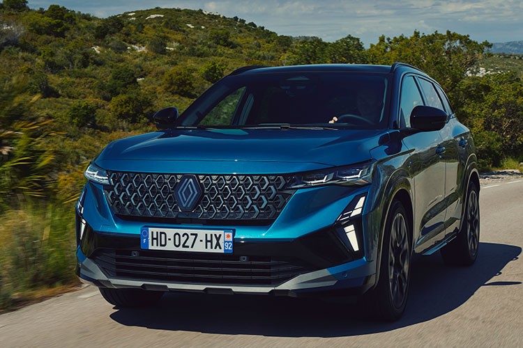 Yeni Renault Austral Türkiye'de satışa sunuldu