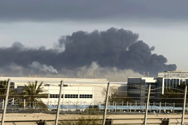 ABD, Mahşer, Hindican ve Abadan kentlerini bombaladı