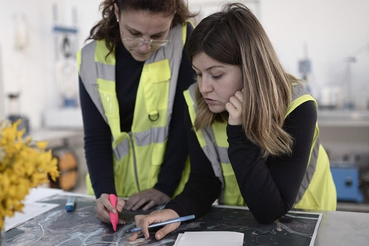 Kadınlarda istihdam erkeklerin yarısından az
