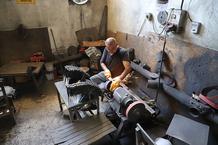 Denizli'de üretilen koyun kırkma makasları ihraç ediliyor