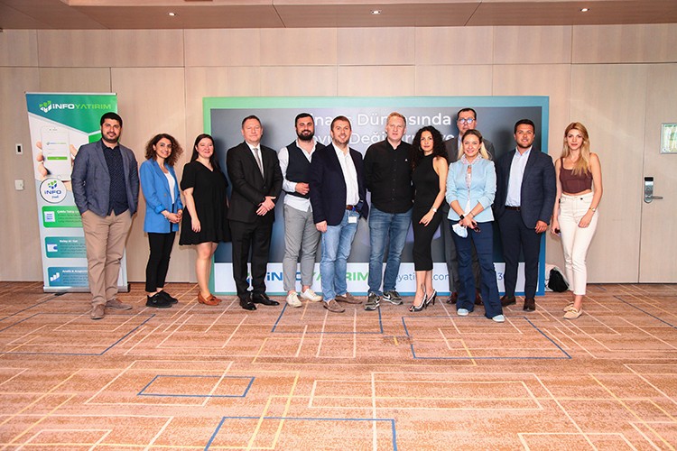 InfoVerse ile Metaverse'e girdi