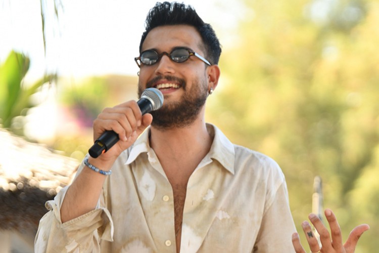 Sibel Can desteğini hiç esirgemedi