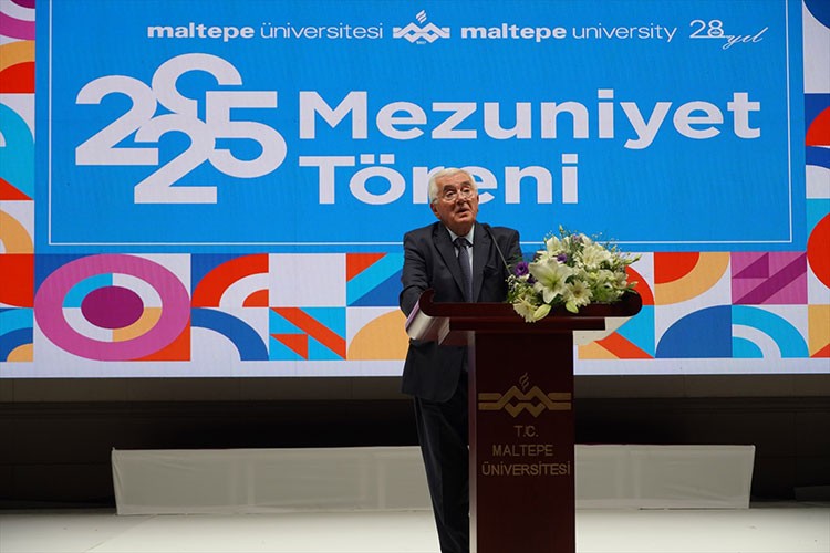 Maltepe Üniversitesi 2024-2025 mezunlarını törenle uğurladı