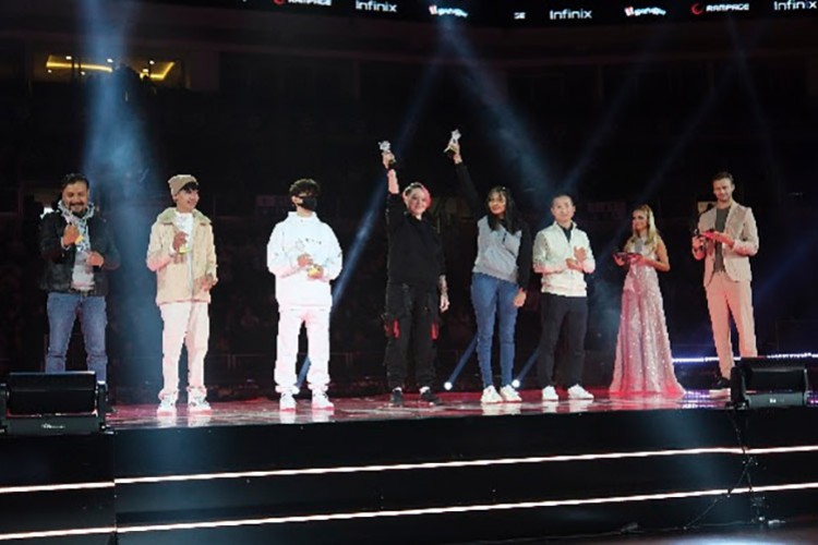 World of Wonder tasarımcıları ödüllerini İstanbul'da aldı