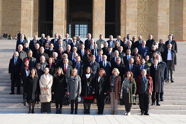 TÜRKONFED 17'nci yılında Ata'nın huzuruna çıktı