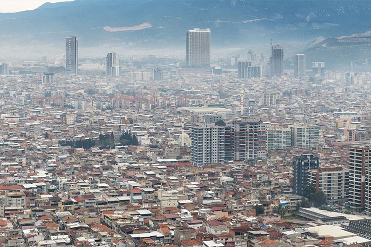 "İzmir'de hava kirliliğinin başlıca kaynağı sanayi bölgeleri"