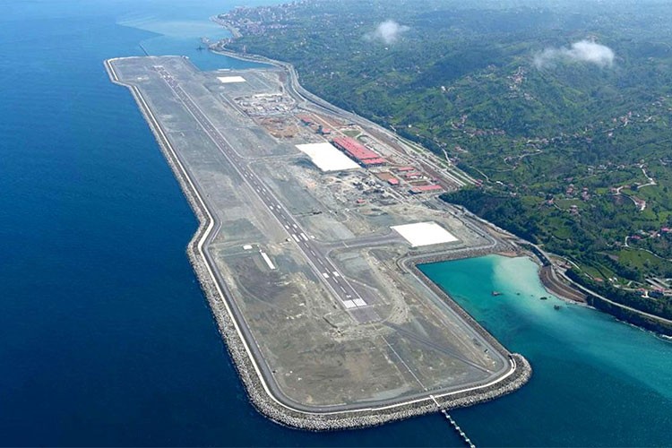 Rize-Artvin Havalimanı'nda yolcu sayısı 2,5 milyonu aştı
