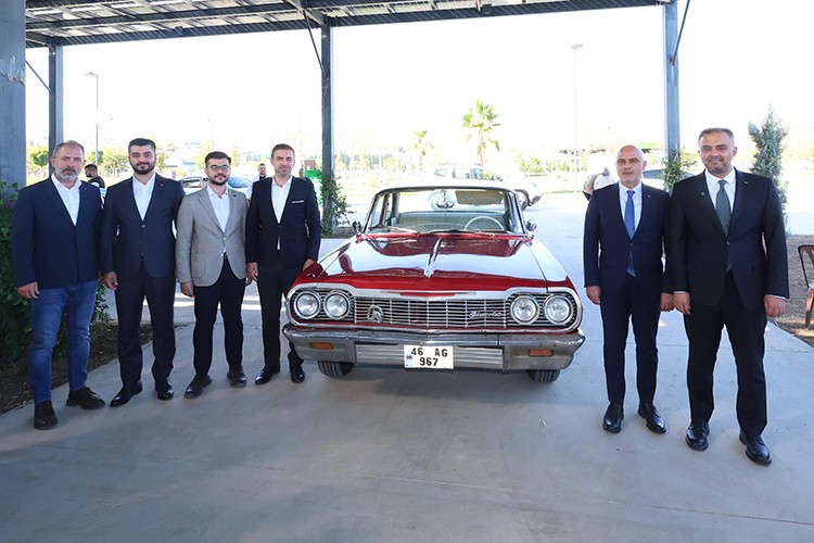 Geçmişin efsane otomobilleri Auto Show'da