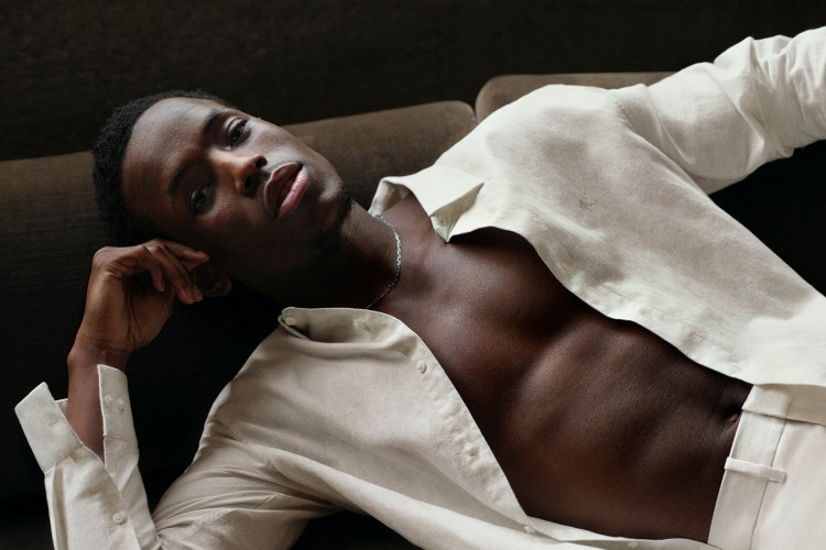 BB: Calvin Klein Monochromatic Summer Koleksiyonunu Micheal Ward ve Vittoria Ceretti ile Tanıtıyor!