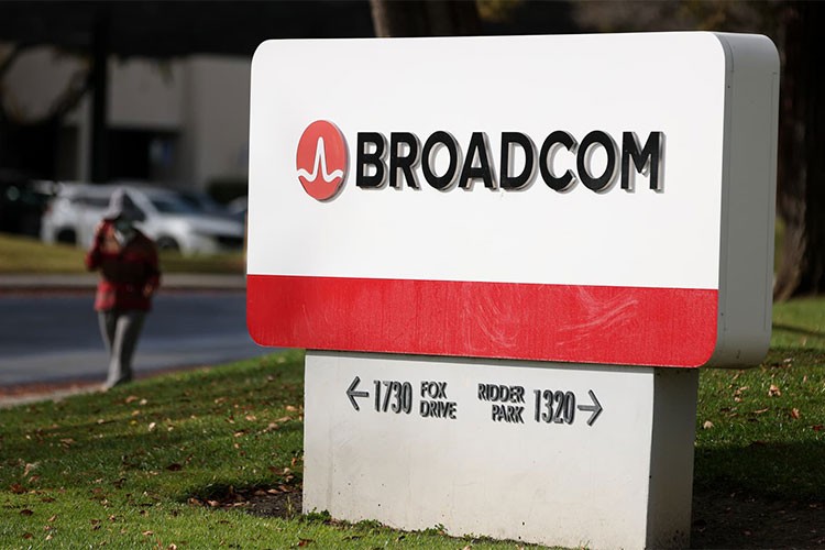 Çip üreticisi Broadcom'un piyasa değeri1 trilyon doları aştı