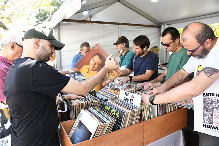 İstanbul'da plak severler Kadıköy'de buluşuyor