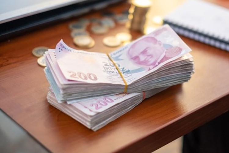 Deprem bölgelerindeki memur maaşları erken ödenecek