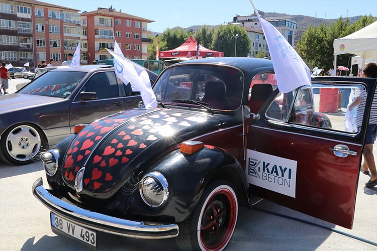 Çankırı'da "modifiyeli ve klasik araç fuarı" açıldı