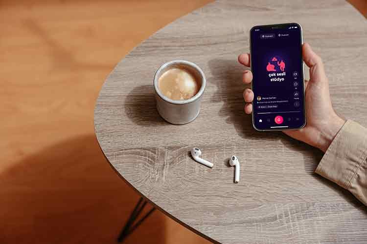 Podcast içeriklerine olan küresel ilgi katlanarak artıyor