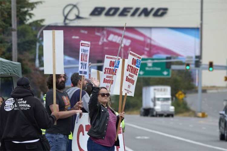 Boeing'in, % 30'luk zam teklifine sendikadan tepki