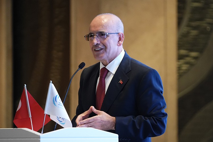 "İmalat sanayisinde toparlanma sürüyor"