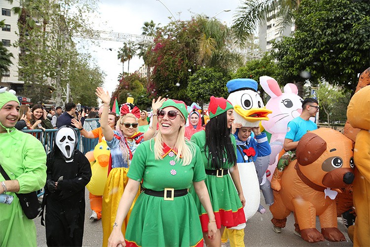 Yüz Binlerce İnsan Karnaval İçin Adana'da Buluştu
