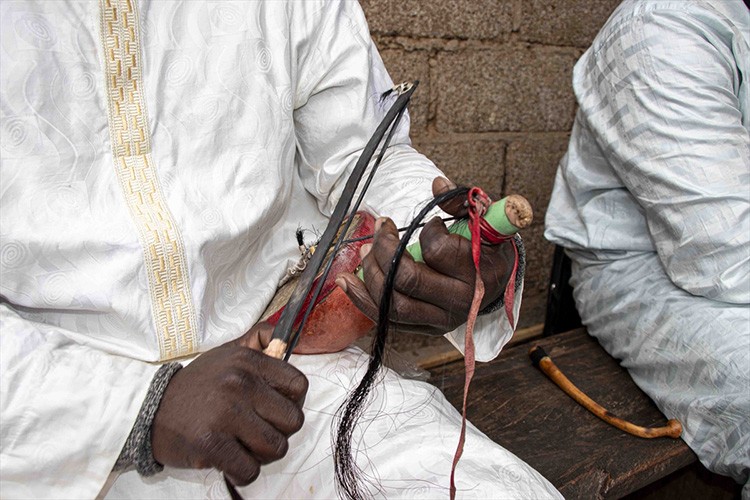 G. Afrika geleneksel müziğinin "başparmak piyanosu"