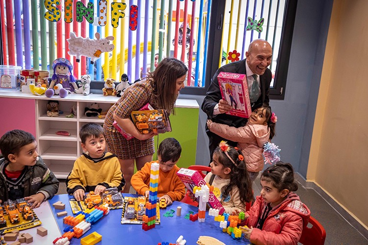 İzmir'in 16. masal evi Menemen'de açıldı