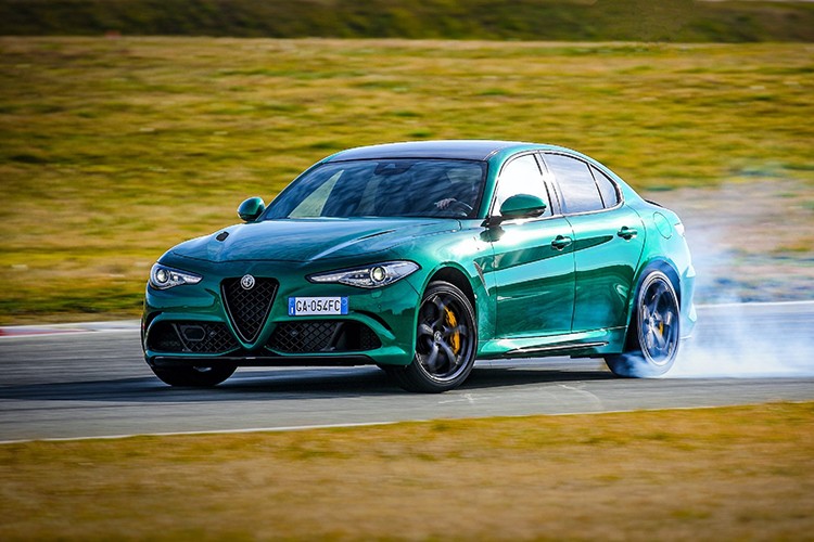 En Heyecan Verici Performans Otomobili Seçildi