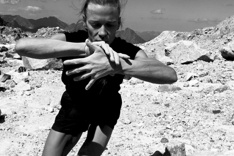 AKBANK SANAT'TA SİMYASAL BİR YOLCULUK, DİSİPLİNLERARASI CANLI BİR PERFORMANS