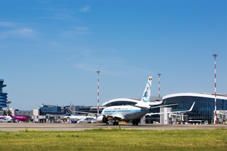 İlk kez bir Rus yolcu uçağı Bükreş'e indi