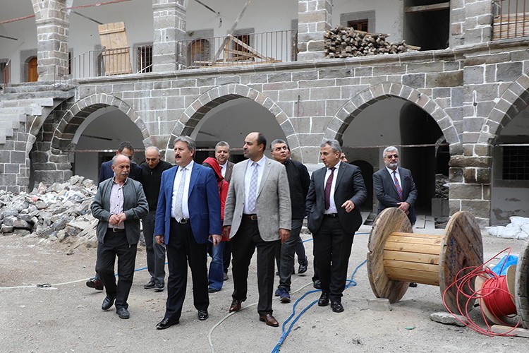 Restorasyon çalışmaları hızlanıyor