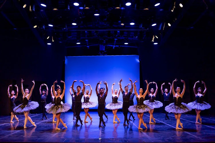 Bodrum Bale Festivali'nde "Ballet Latino Tango" sahnelendi