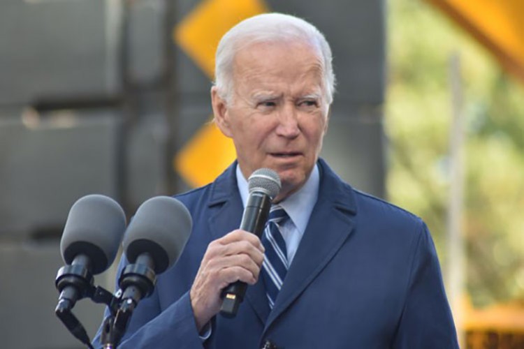 Biden'dan aşırı kar eden petrol şirketlerine eleştiri