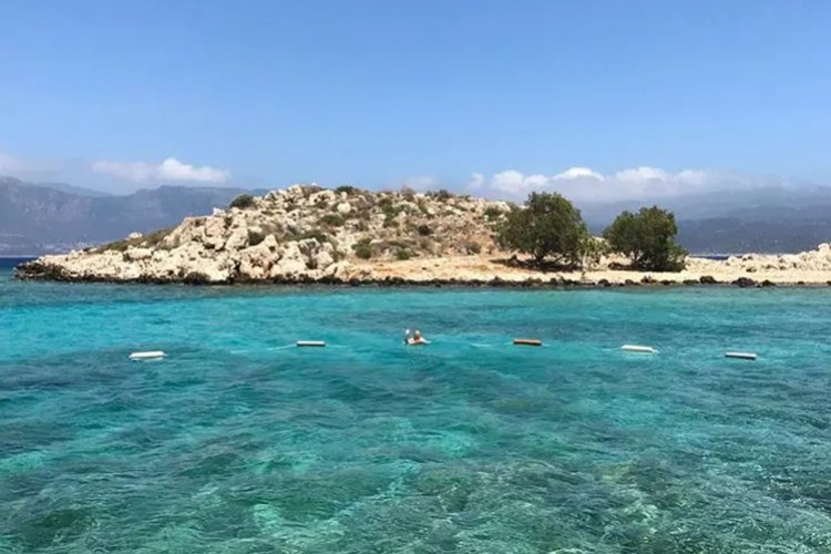 Kastellorizo'nun kızıl kalesi