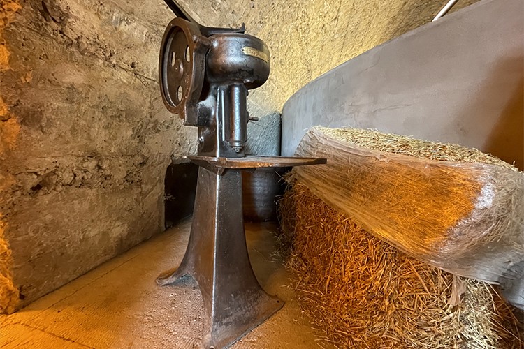 Peynir Müzesi'nin asırlık süt çekme makinesi geçmişe yolculuk yaptırıyor