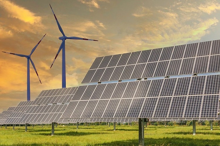 Yenilenebilir enerji istihdamı, ilk kez 2024'te ivme kaybetti