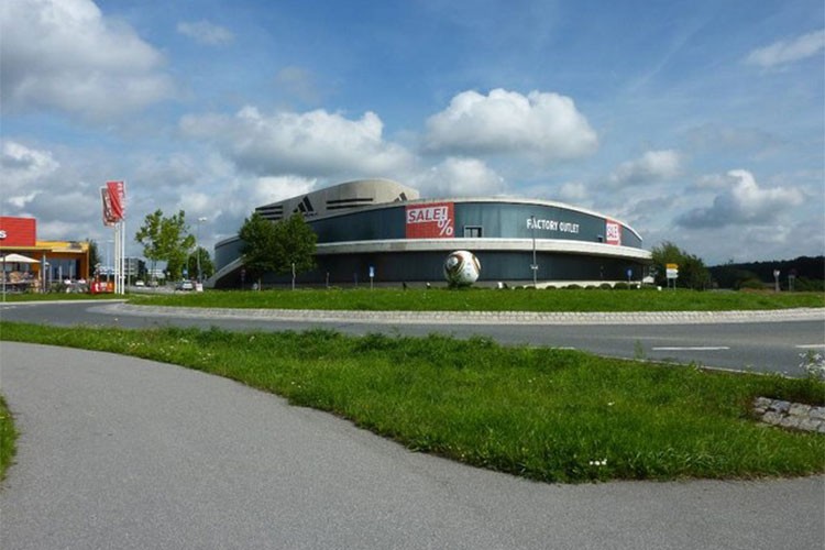 Alman vergi müfettişleri, Adidas'ın merkezinde arama yaptı