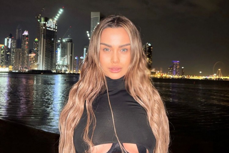 Yeni single öncesi Dubai'de tatil