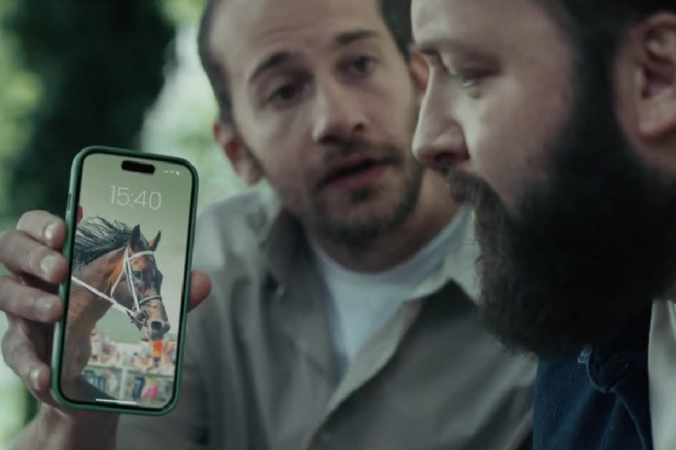 Altiliganyan.com'un iletişim kampanyası, at yarışı tutkusundan ilham alıyor