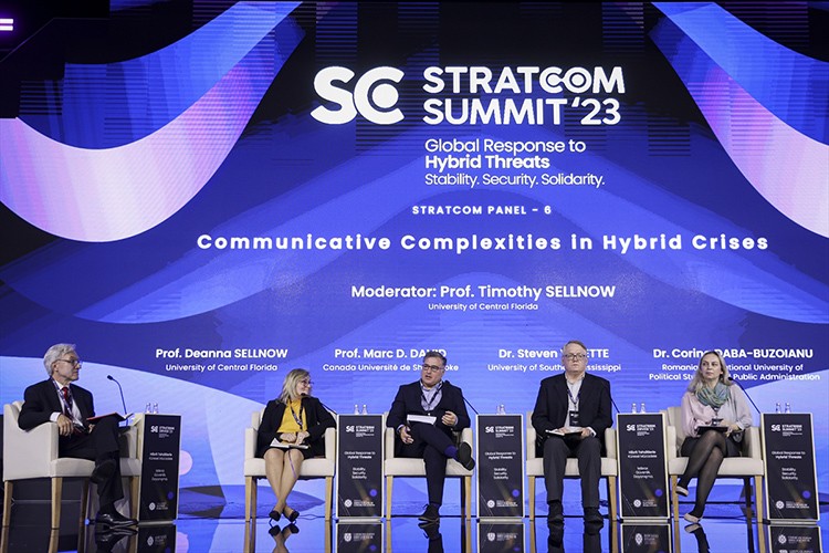 "Hibrit Krizlerde İletişimsel Zorluklar" paneli düzenlendi