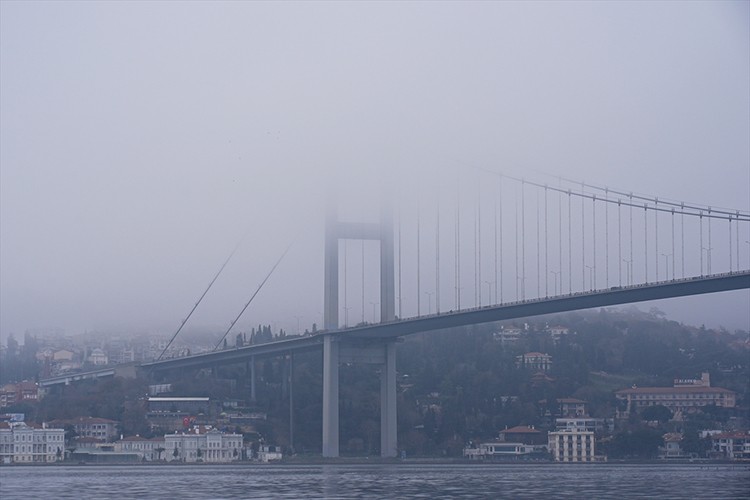 İstanbul'da sis etkili oluyor