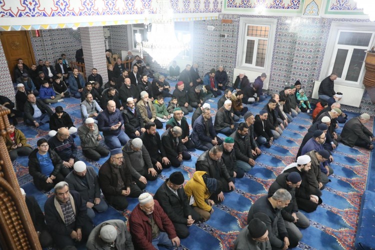 KÂĞITHANE'DE GENÇLİK UYANIYOR, DUADA BULUŞUYOR