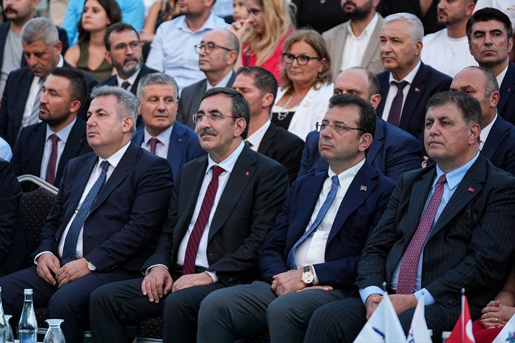 İzmir Enternasyonal Fuarı açıldı