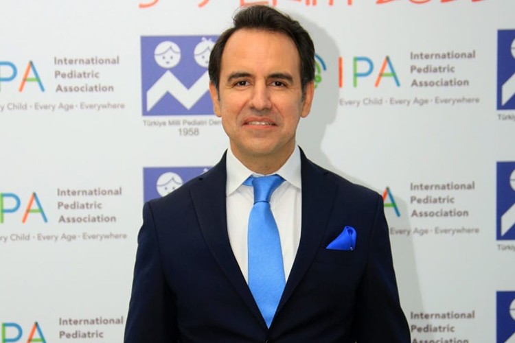 Türk dünyasından çocuk doktorları KKTC'deki eğitim toplantısında buluştu