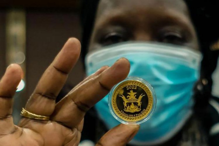 Zimbabve enflasyona karşı altın para çıkardı