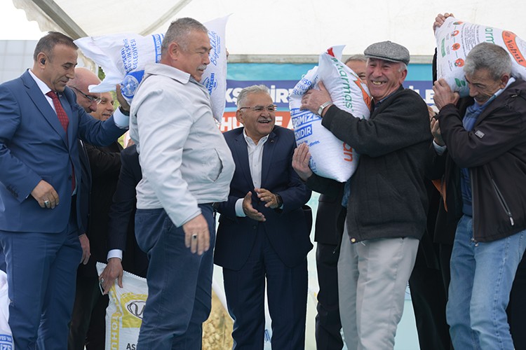 Başkan Büyükkılıç'tan emek kokan ellere 225 milyon TL'lik destek